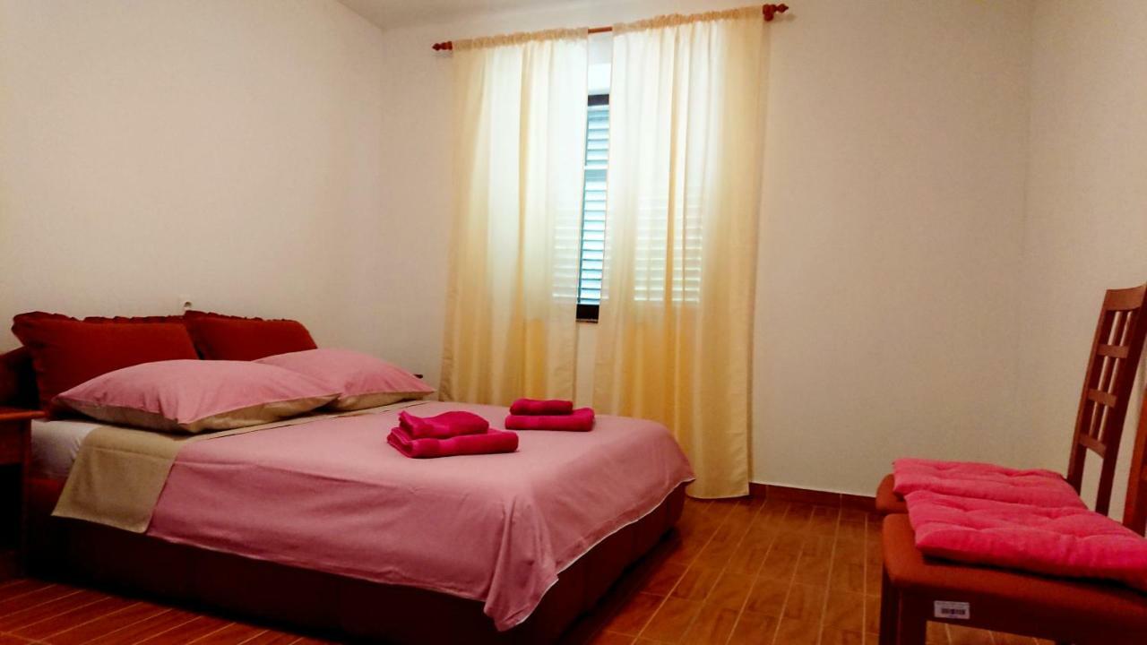 Apartments Rogocana ลาบิน ภายนอก รูปภาพ