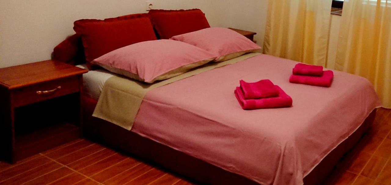 Apartments Rogocana ลาบิน ภายนอก รูปภาพ