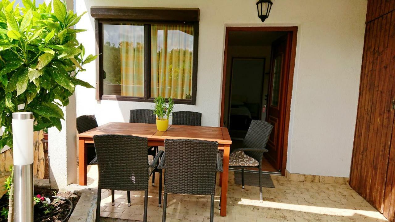 Apartments Rogocana ลาบิน ภายนอก รูปภาพ